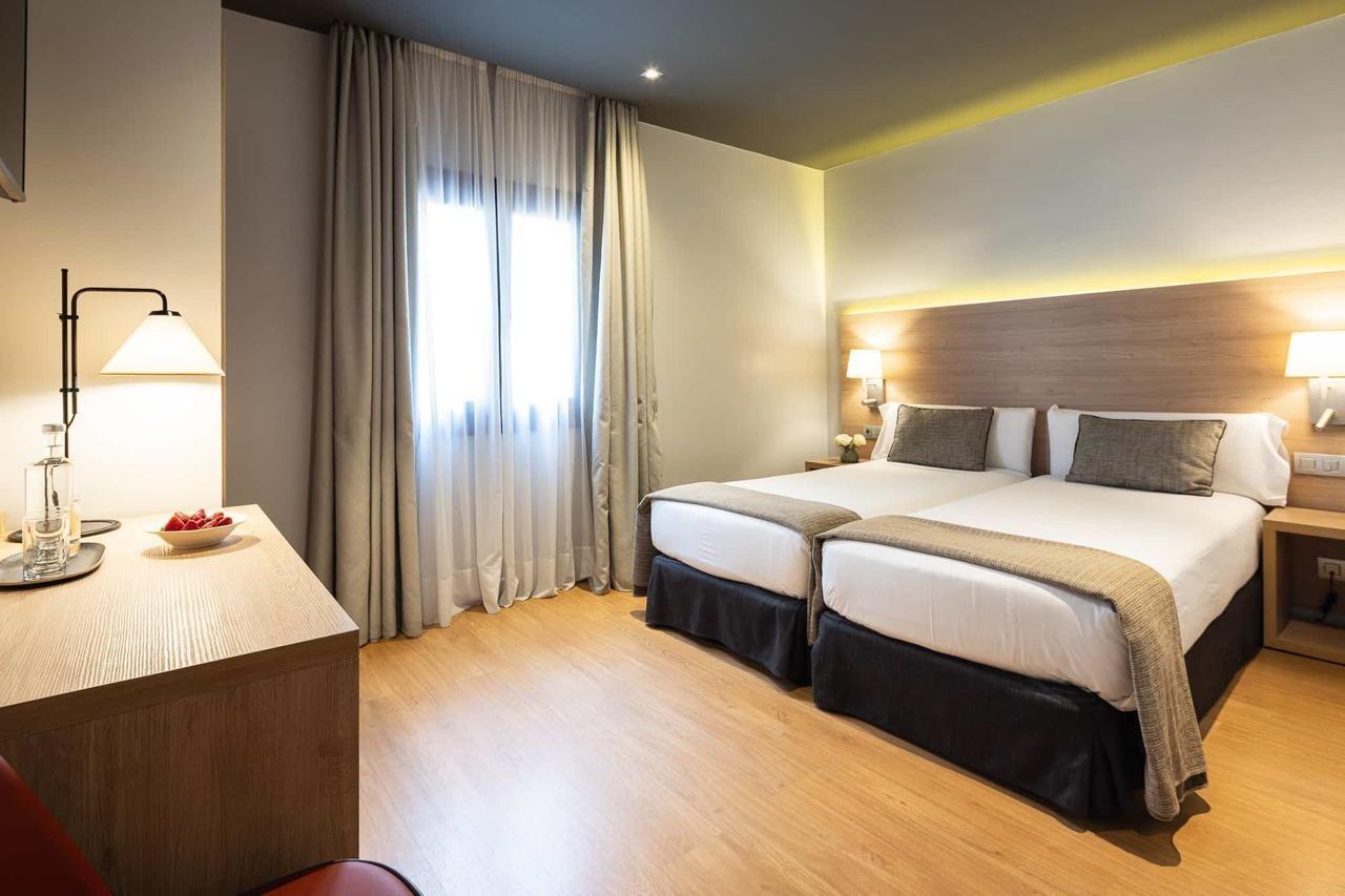 Hotel Arc La Rambla Barcellona Esterno foto