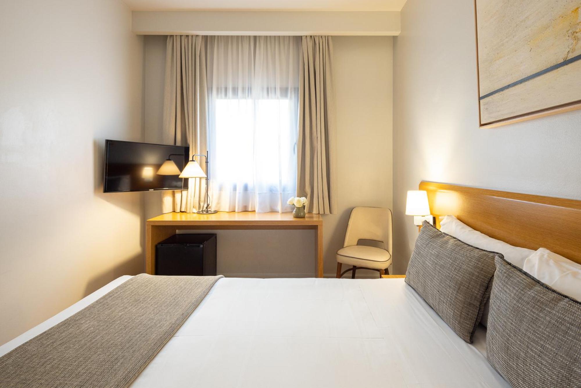 Hotel Arc La Rambla Barcellona Esterno foto