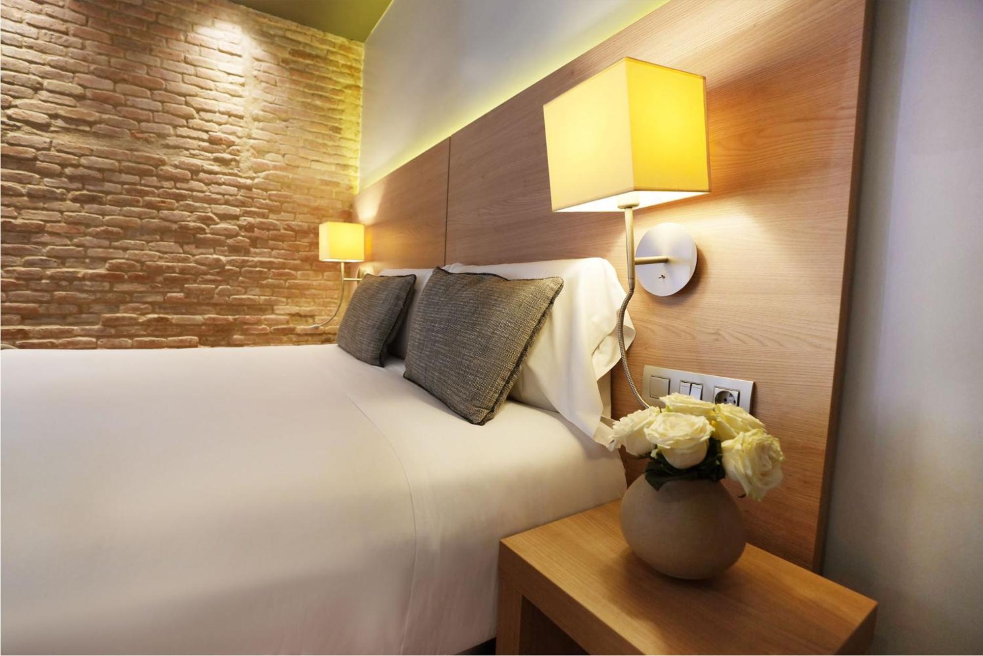 Hotel Arc La Rambla Barcellona Esterno foto