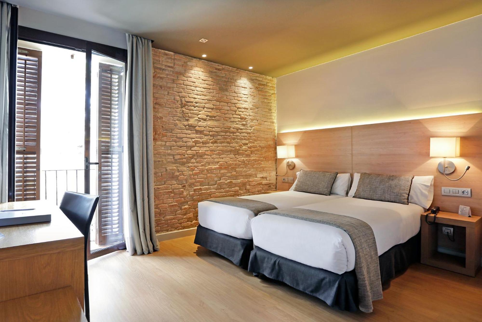 Hotel Arc La Rambla Barcellona Esterno foto