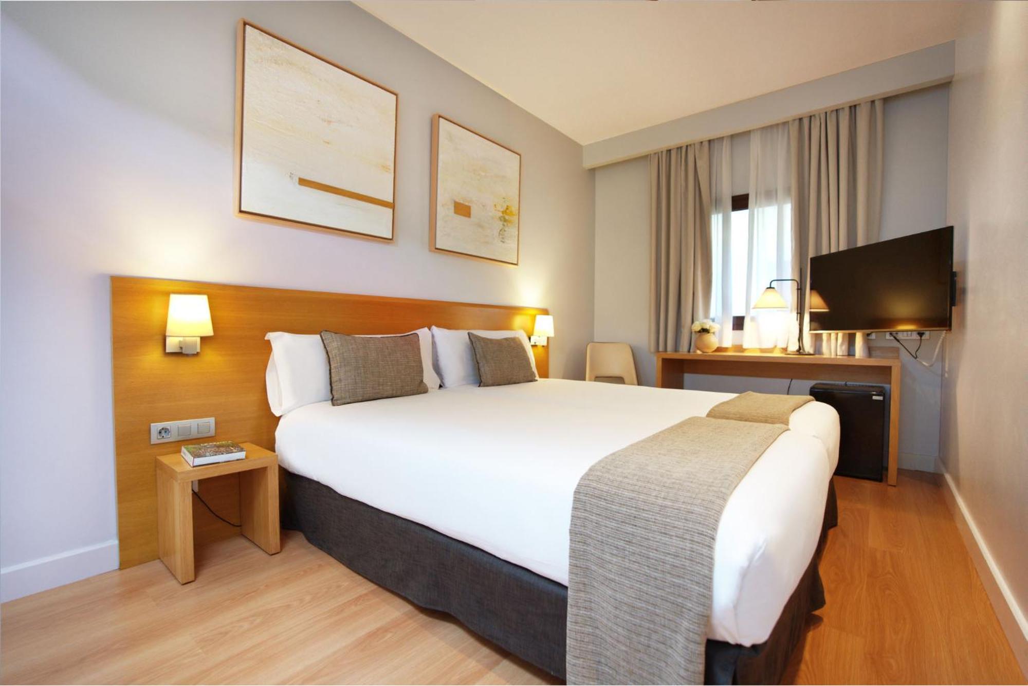 Hotel Arc La Rambla Barcellona Esterno foto