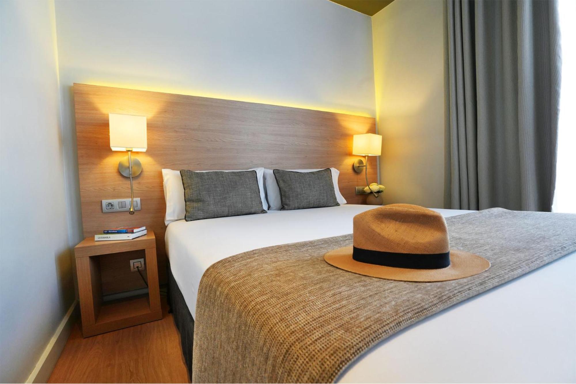 Hotel Arc La Rambla Barcellona Esterno foto