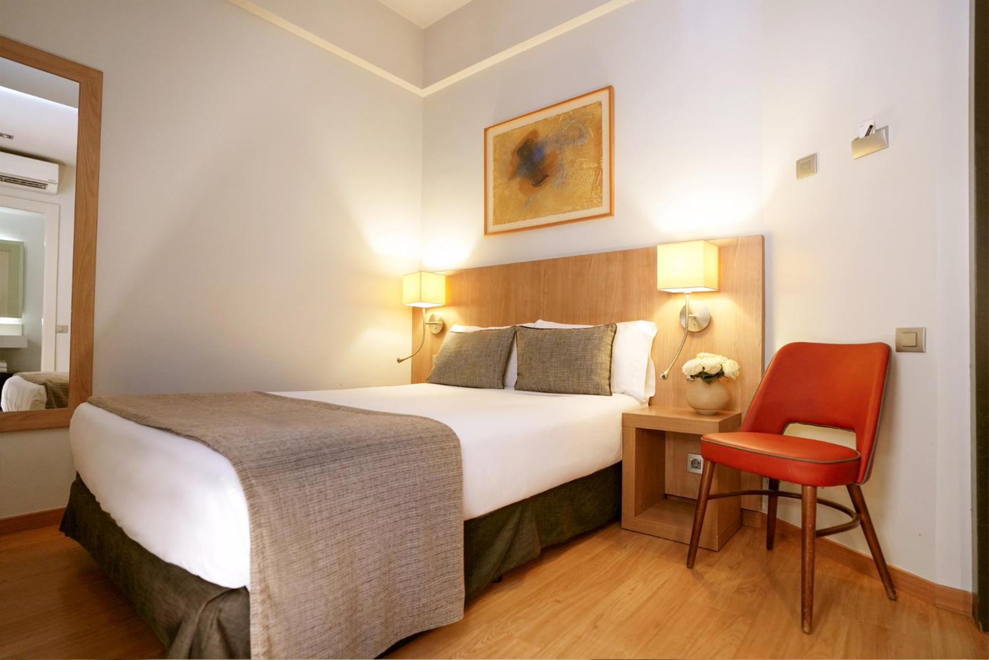 Hotel Arc La Rambla Barcellona Esterno foto