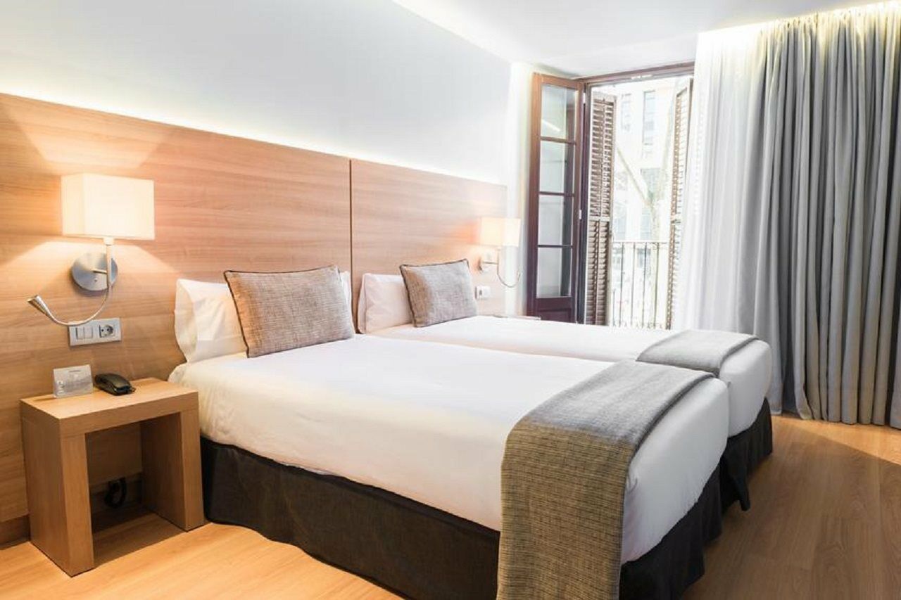 Hotel Arc La Rambla Barcellona Esterno foto