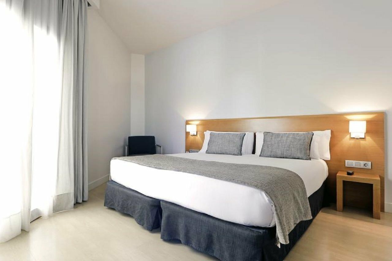 Hotel Arc La Rambla Barcellona Esterno foto