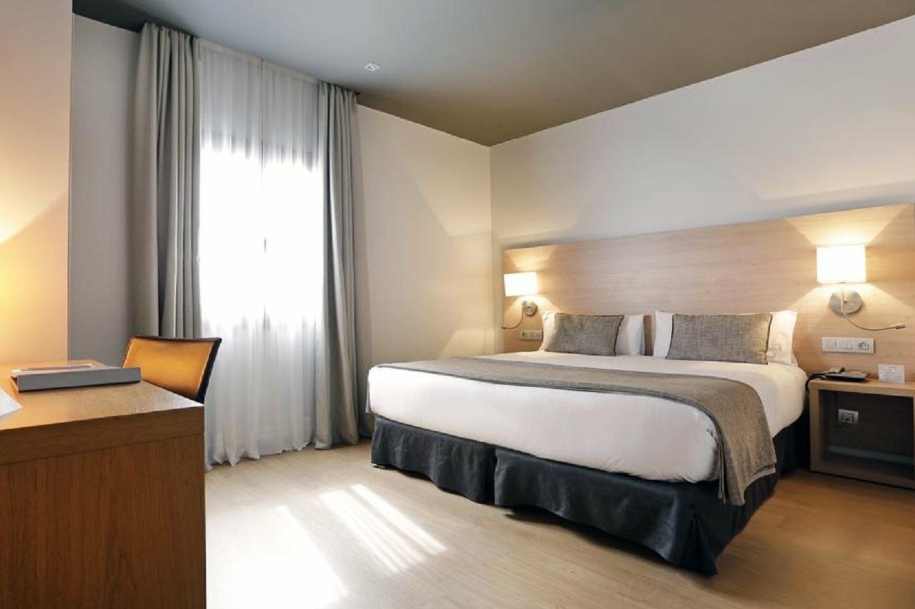 Hotel Arc La Rambla Barcellona Esterno foto
