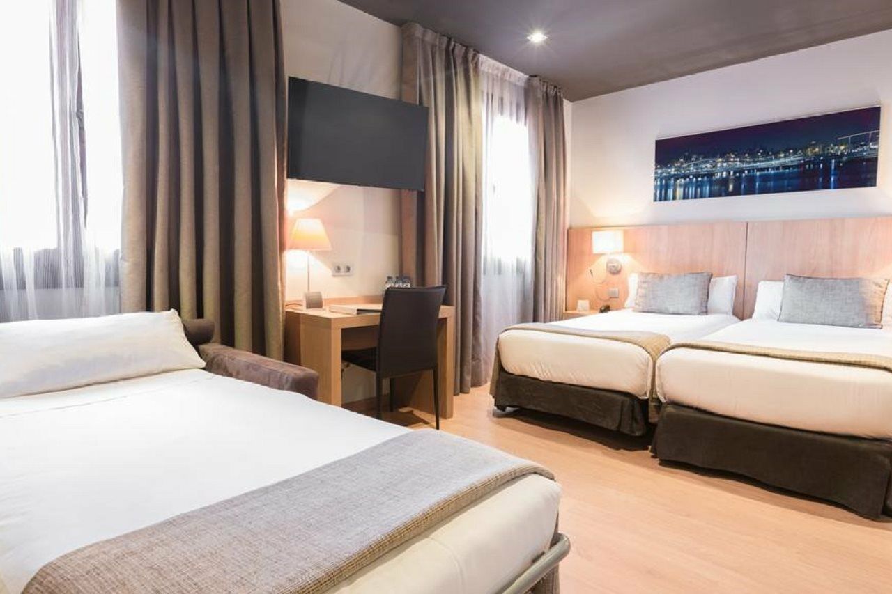 Hotel Arc La Rambla Barcellona Esterno foto