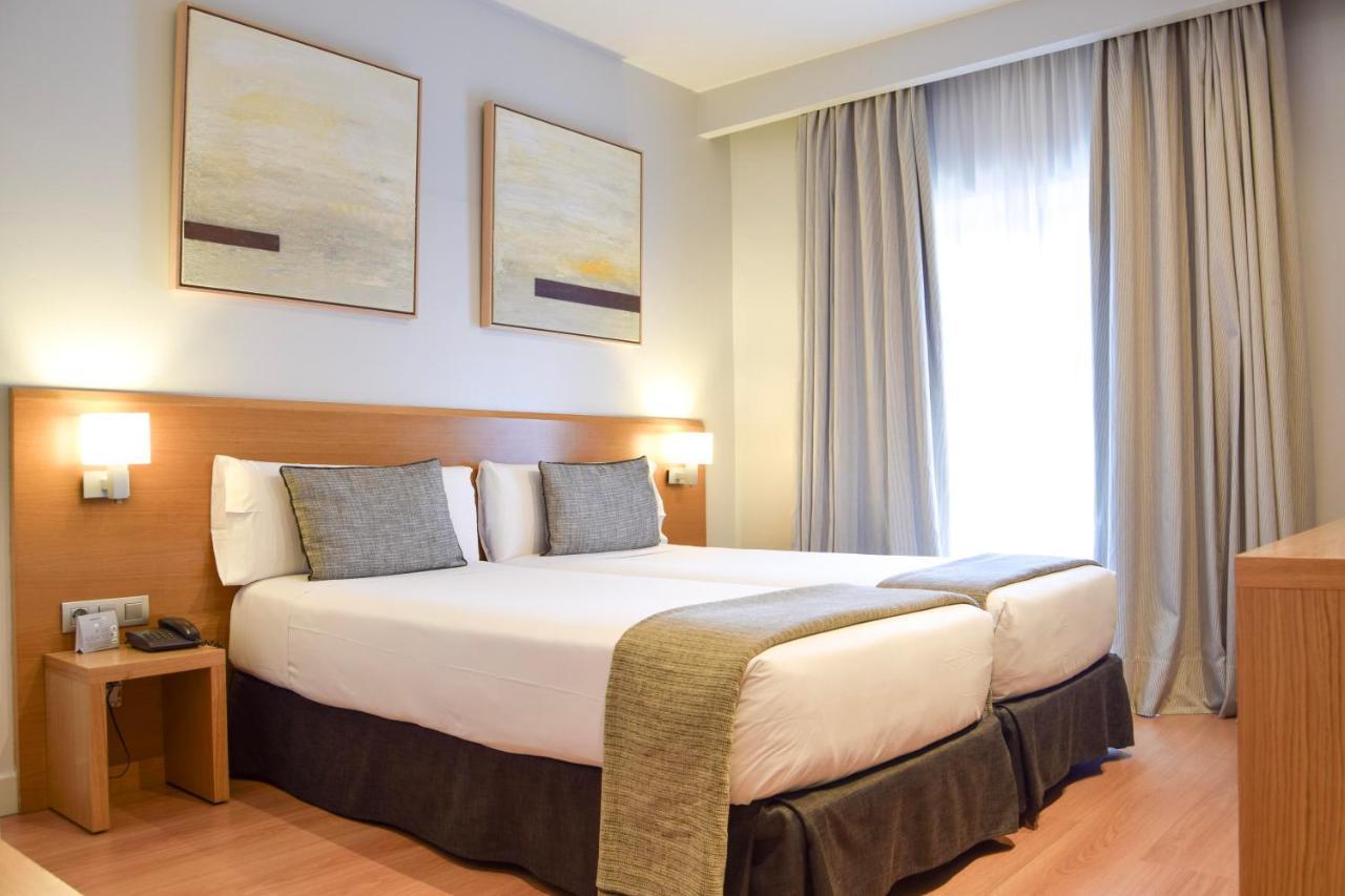 Hotel Arc La Rambla Barcellona Esterno foto